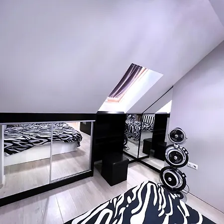 Highfashion 2-bedroom Duplex Neonicalux In Panoramicroofcomplex * Balchik