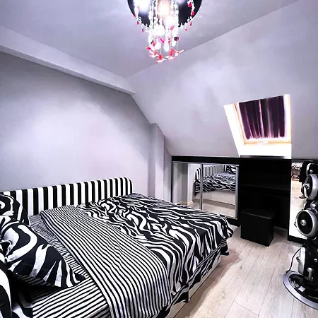 Highfashion 2-bedroom Duplex Neonicalux In Panoramicroofcomplex Apartment *